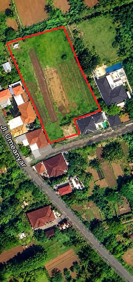 Empty land plot in Umeanyar